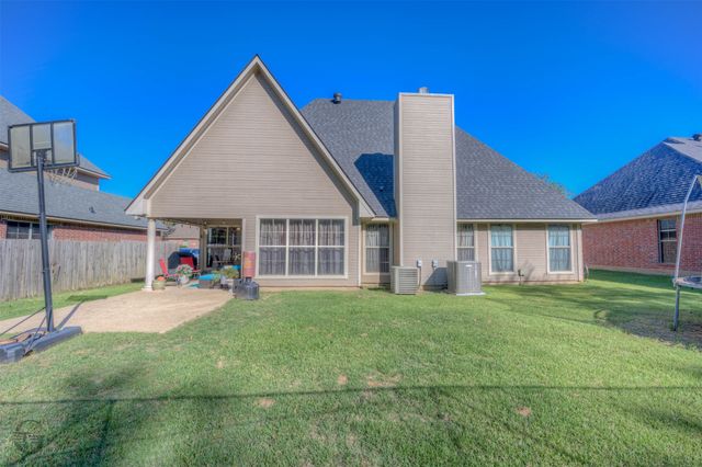 1172 Pelican Creek Drive, Shreveport, LA 71106