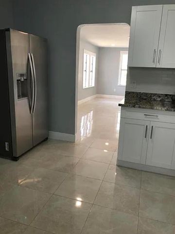 3001 E MCBERRY STREET, Tampa, FL 33610