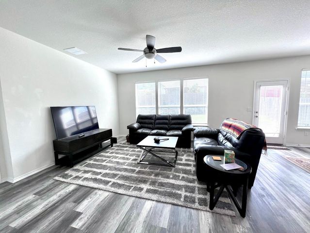 7900 W Crystalbrook, Austin, TX 78724