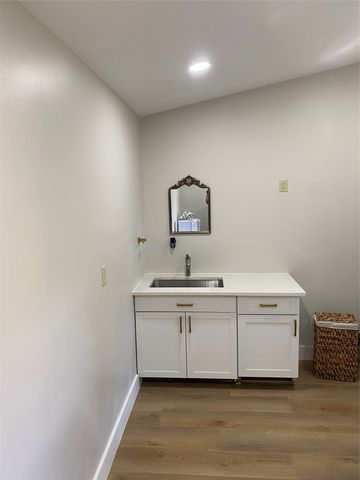 2135 Brookshire Street, Arlington, TX 76010