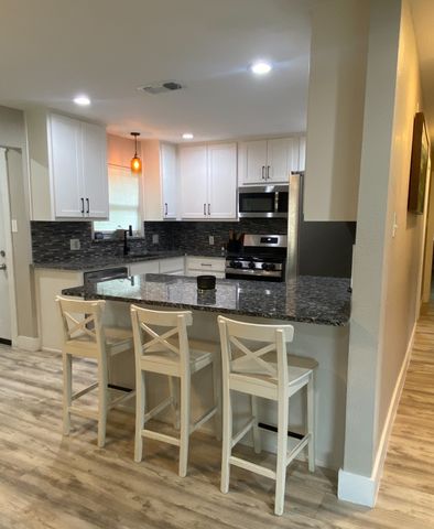 2135 Brookshire Street, Arlington, TX 76010