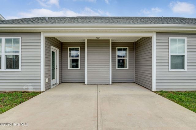 2161 Blue Bonnet Circle, Castle Hayne, NC 28429