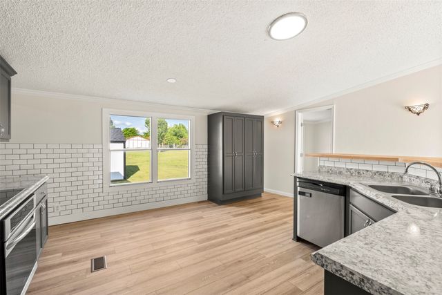 3512 Raintree Drive S, Alvarado, TX 76009