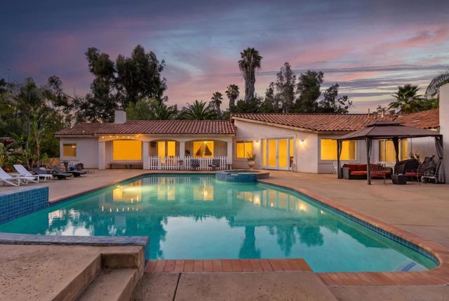 886 Singing Trails Drive, El Cajon, CA 92019