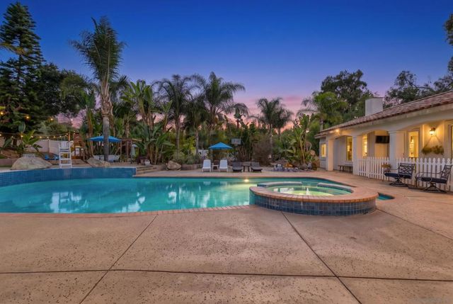 886 Singing Trails Drive, El Cajon, CA 92019