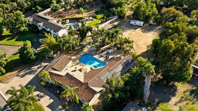 886 Singing Trails Drive, El Cajon, CA 92019