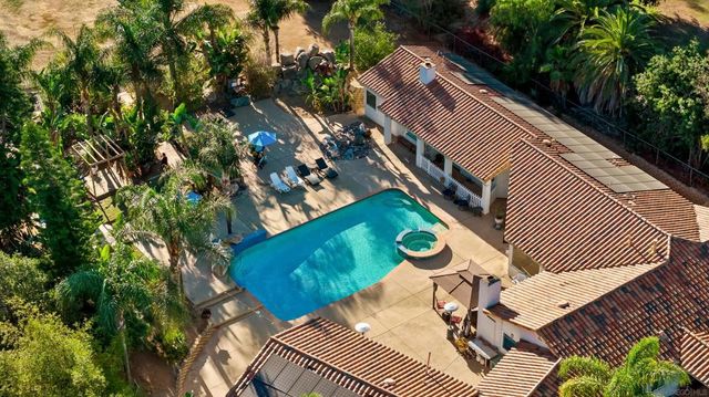 886 Singing Trails Drive, El Cajon, CA 92019