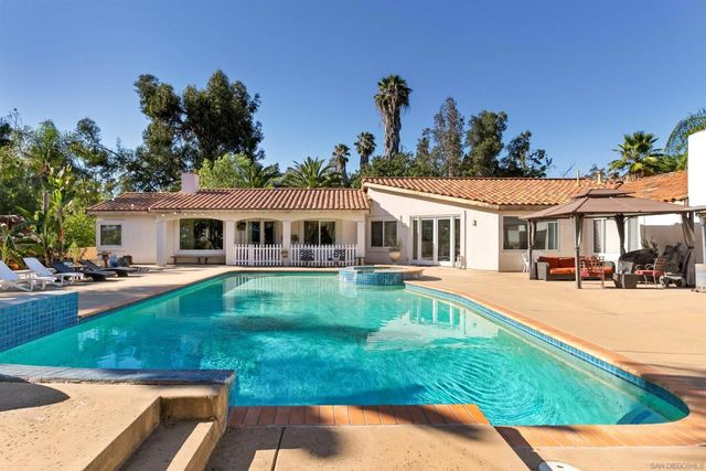 886 Singing Trails Drive, El Cajon, CA 92019
