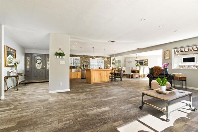 886 Singing Trails Drive, El Cajon, CA 92019