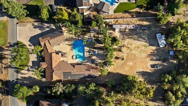 886 Singing Trails Drive, El Cajon, CA 92019