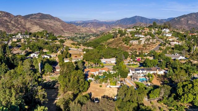 886 Singing Trails Drive, El Cajon, CA 92019