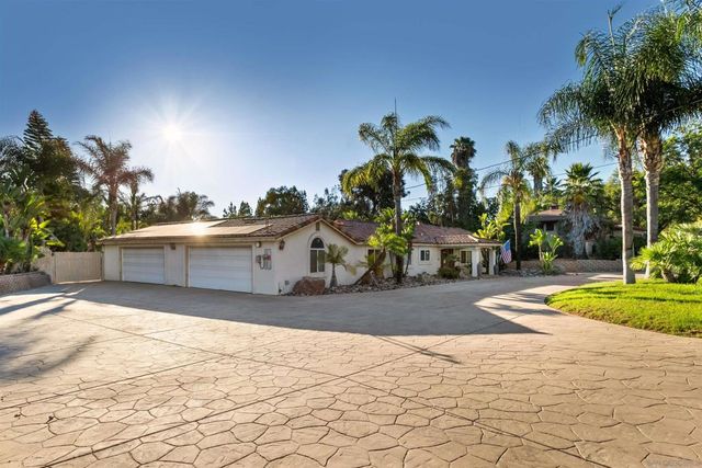 886 Singing Trails Drive, El Cajon, CA 92019