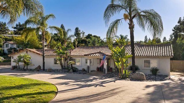 886 Singing Trails Drive, El Cajon, CA 92019