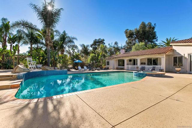 886 Singing Trails Drive, El Cajon, CA 92019