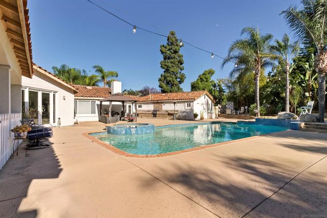 886 Singing Trails Drive, El Cajon, CA 92019