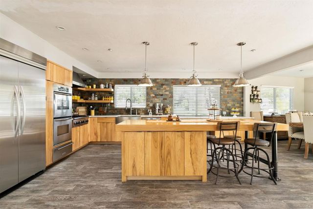 886 Singing Trails Drive, El Cajon, CA 92019