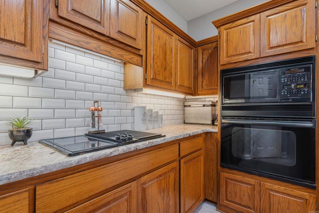 9 Templo Way, Hot Springs Village, AR 71909