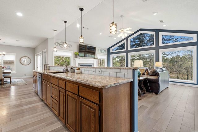 9 Templo Way, Hot Springs Village, AR 71909