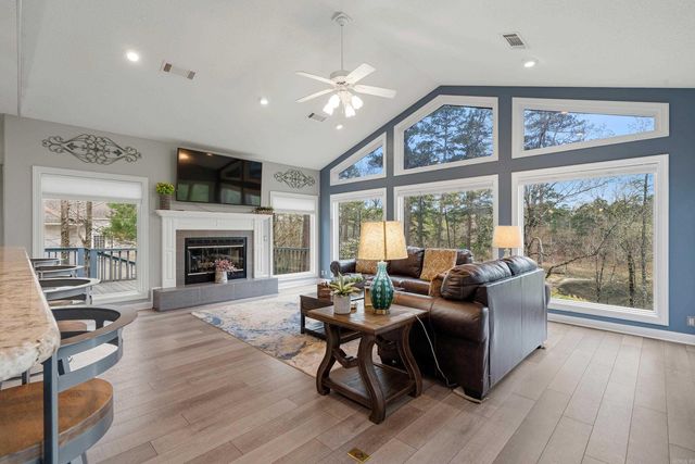 9 Templo Way, Hot Springs Village, AR 71909