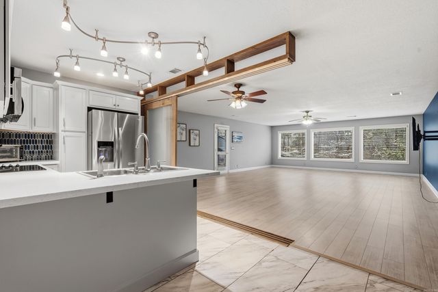 9 Templo Way, Hot Springs Village, AR 71909