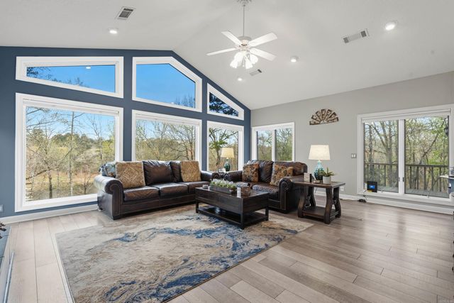 9 Templo Way, Hot Springs Village, AR 71909