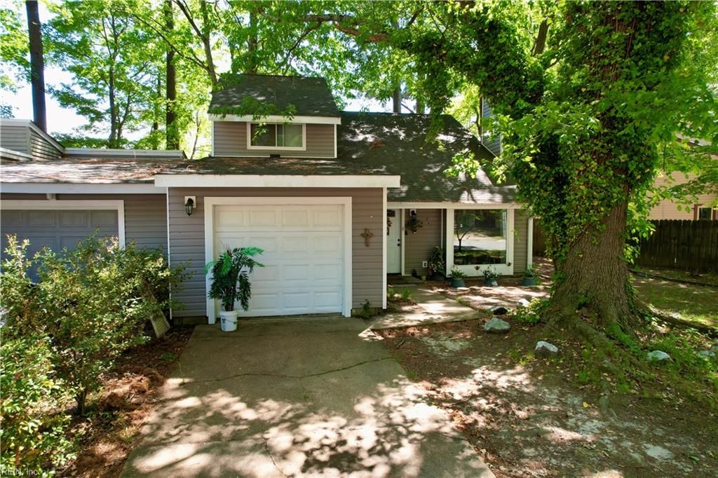 820 Pine Tree CT, Newport News, VA 23608