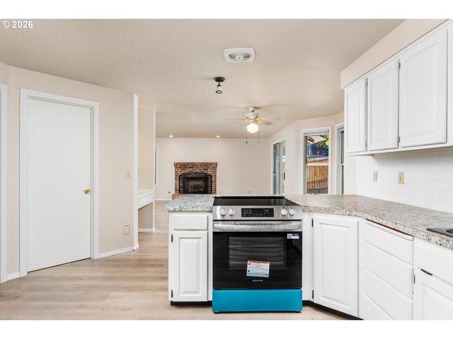 22491 CLARK St, West Linn, OR 97068