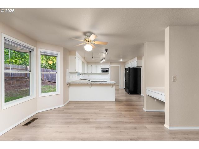 22491 CLARK St, West Linn, OR 97068