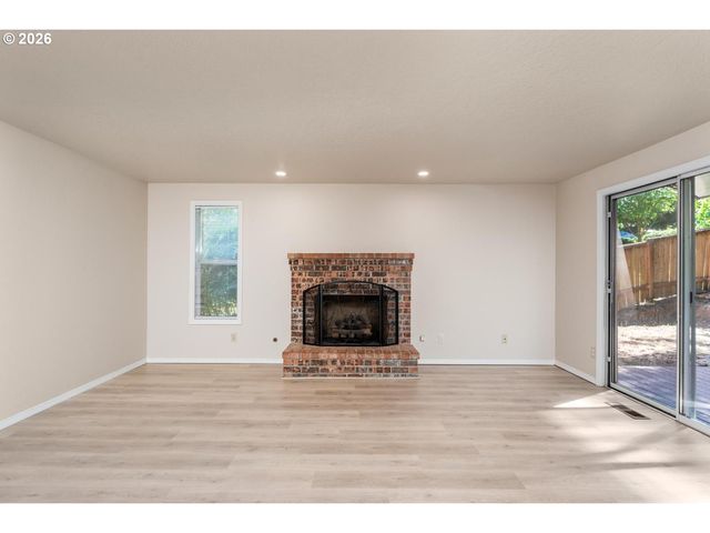 22491 CLARK St, West Linn, OR 97068