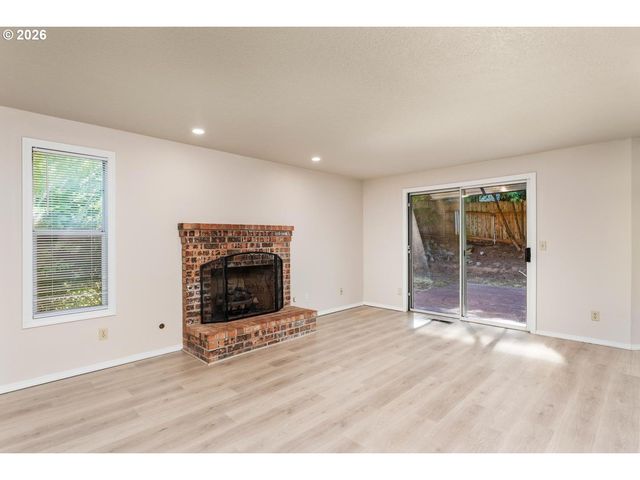 22491 CLARK St, West Linn, OR 97068
