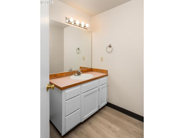 22491 CLARK St, West Linn, OR 97068