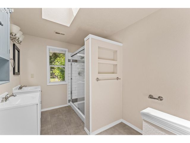 22491 CLARK St, West Linn, OR 97068