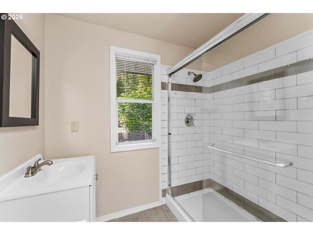 22491 CLARK St, West Linn, OR 97068
