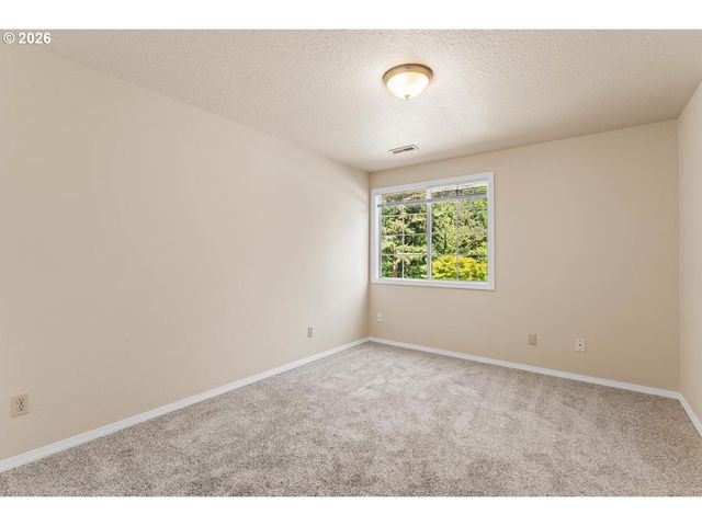 22491 CLARK St, West Linn, OR 97068