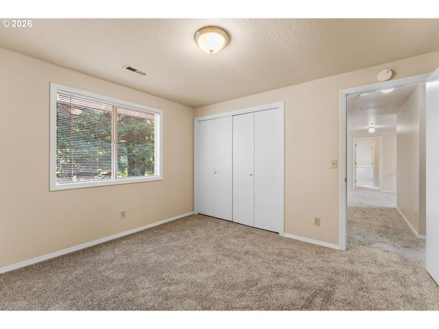 22491 CLARK St, West Linn, OR 97068