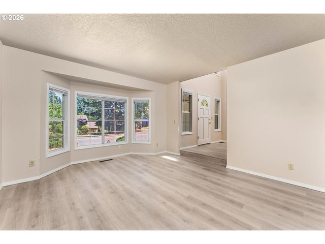 22491 CLARK St, West Linn, OR 97068