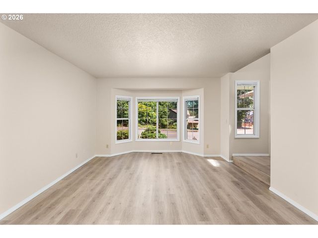 22491 CLARK St, West Linn, OR 97068