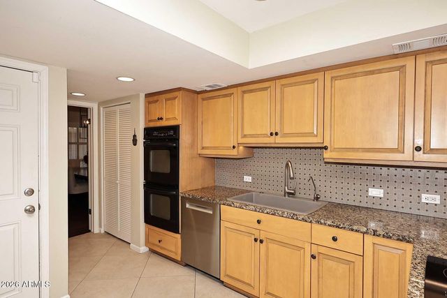 8113 E DEL CAVERNA Drive, Scottsdale, AZ 85258