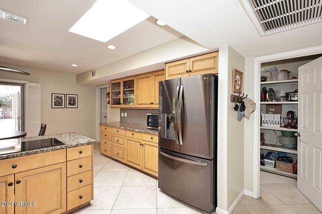 8113 E DEL CAVERNA Drive, Scottsdale, AZ 85258