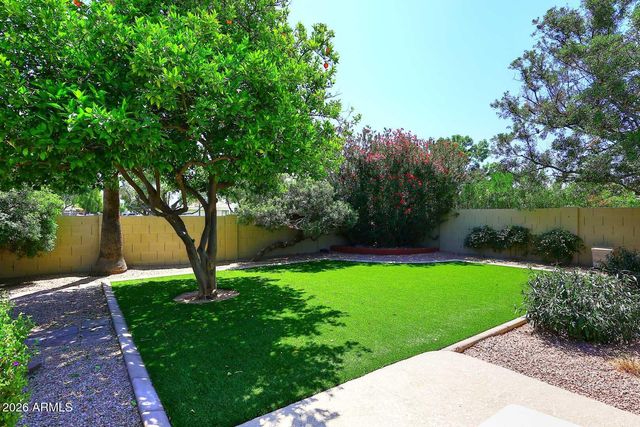 8113 E DEL CAVERNA Drive, Scottsdale, AZ 85258