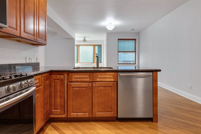 7010 S Clyde Avenue 3N, Chicago, IL 60649