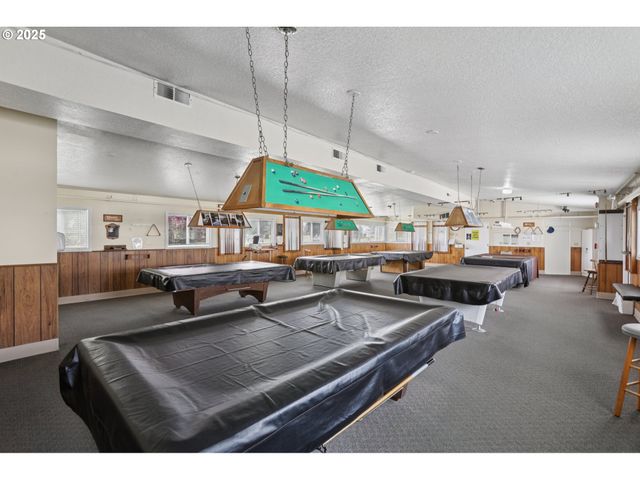 980 ASTOR Way, Woodburn, OR 97071