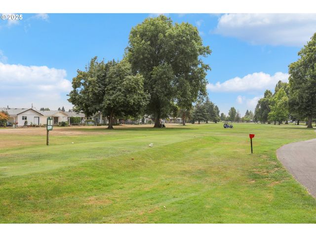 980 ASTOR Way, Woodburn, OR 97071