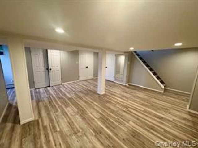 10 Elderwood ln, Melville, NY 11747