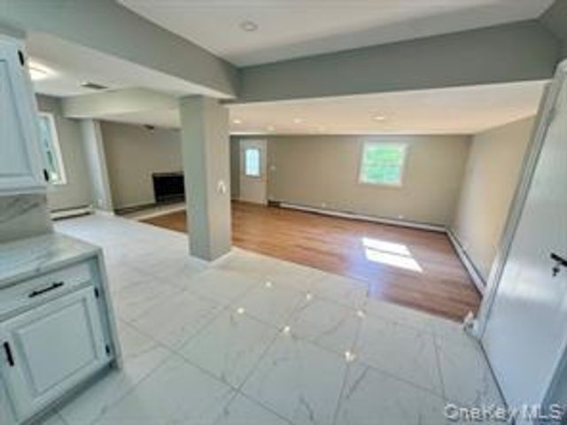 10 Elderwood ln, Melville, NY 11747