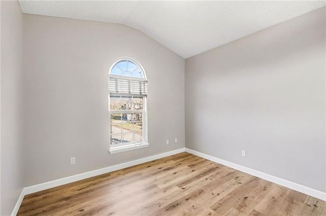 15963 S CRESTVIEW Drive, Olathe, KS 66062