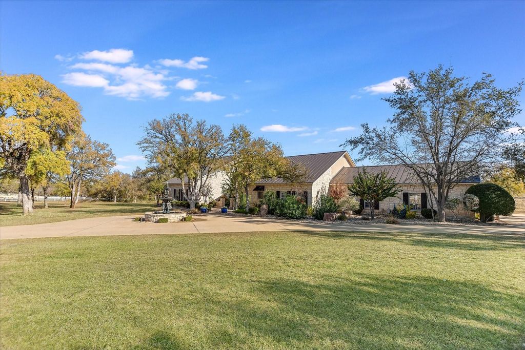 209 Tarbet TRL, Horseshoe Bay, TX 78657