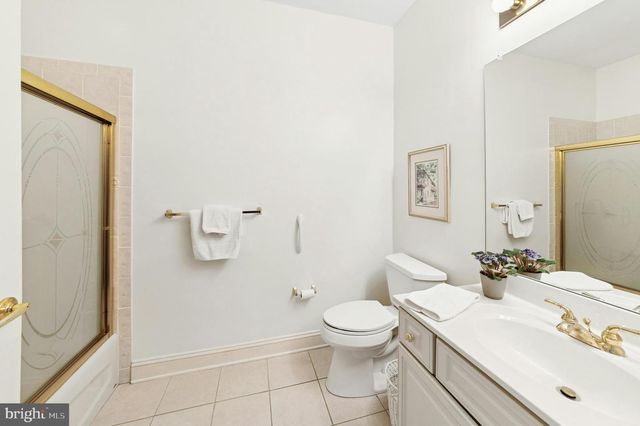 1895 CARYN DR, Hellertown, PA 18055