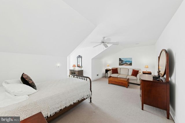 1895 CARYN DR, Hellertown, PA 18055