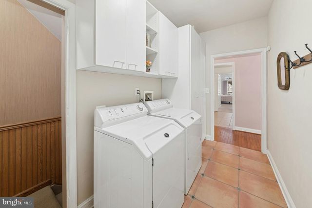 1895 CARYN DR, Hellertown, PA 18055